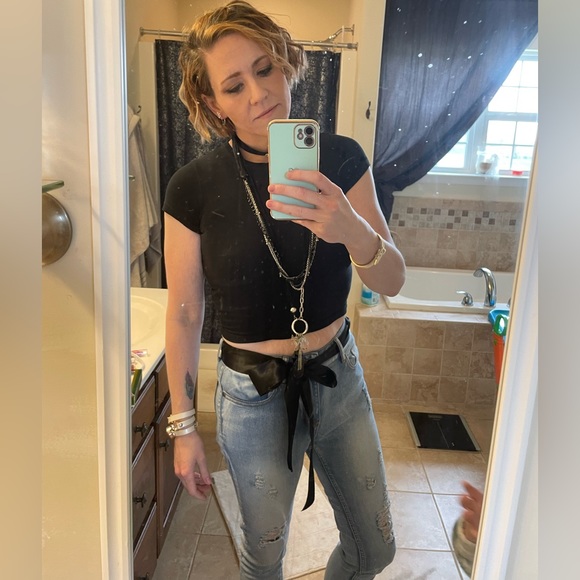 Meet your Posher, Robin! Welcome to my Closet! - Picture 8 of 15